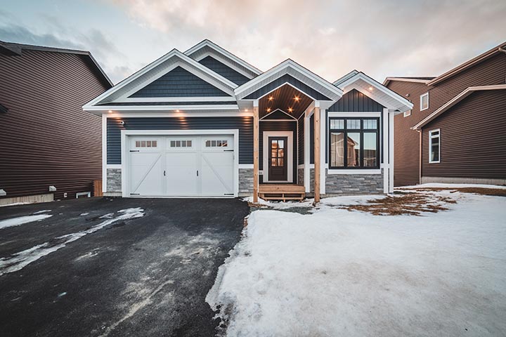 contemporary frontyard