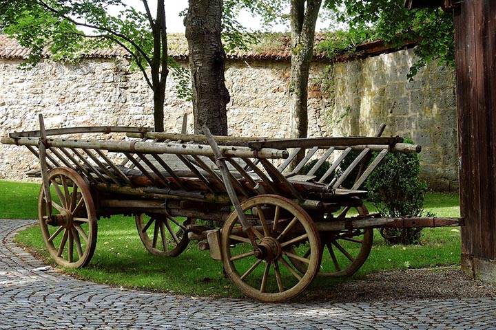 garden horse drawn wagon